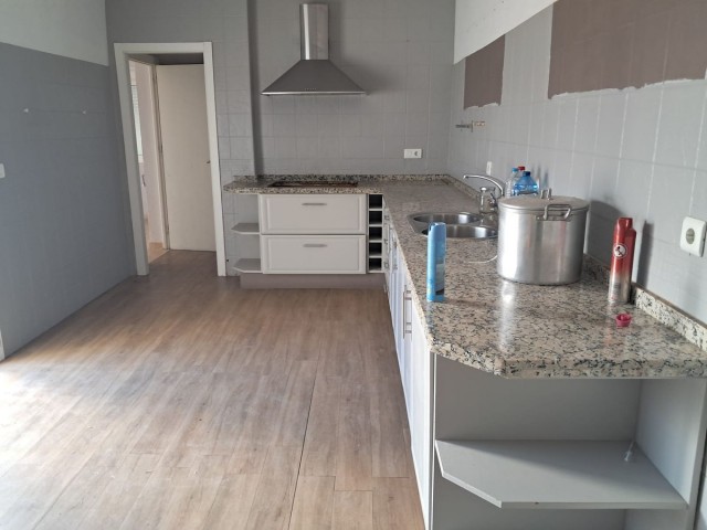 Villa con 5 Dormitorios  en Estepona