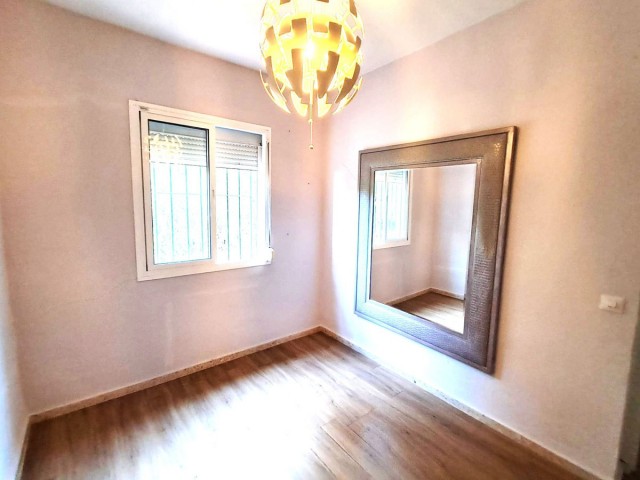 Villa con 5 Dormitorios  en Estepona