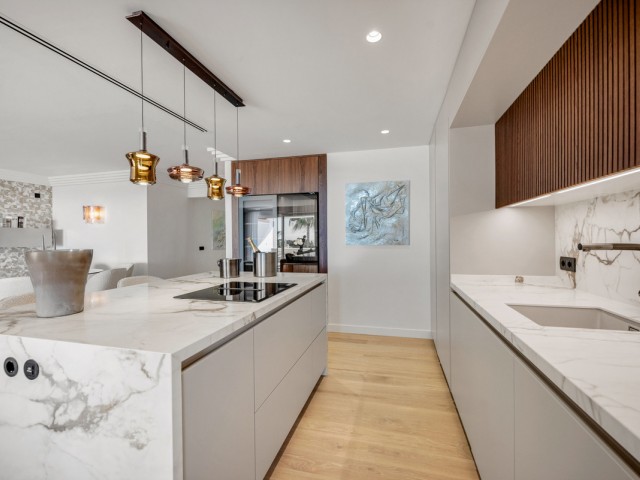 4 Bedrooms Apartment in Nueva Andalucía