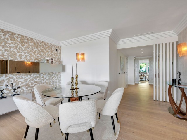 4 Bedrooms Apartment in Nueva Andalucía