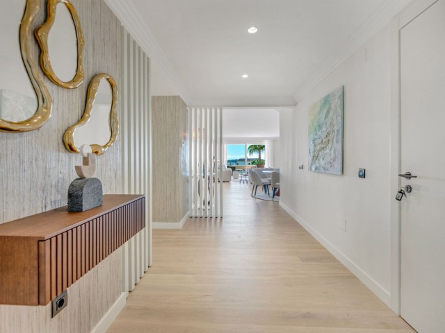 4 Bedrooms Apartment in Nueva Andalucía