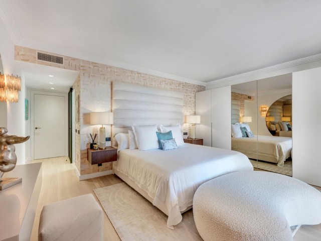 4 Bedrooms Apartment in Nueva Andalucía