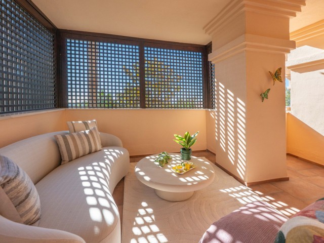 4 Bedrooms Apartment in Nueva Andalucía