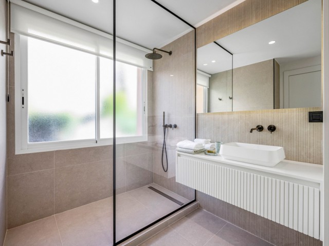 4 Bedrooms Apartment in Nueva Andalucía