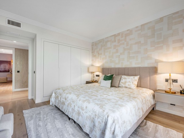 4 Bedrooms Apartment in Nueva Andalucía