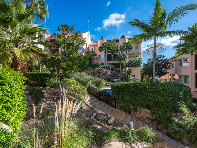 4 Bedrooms Apartment in Nueva Andalucía