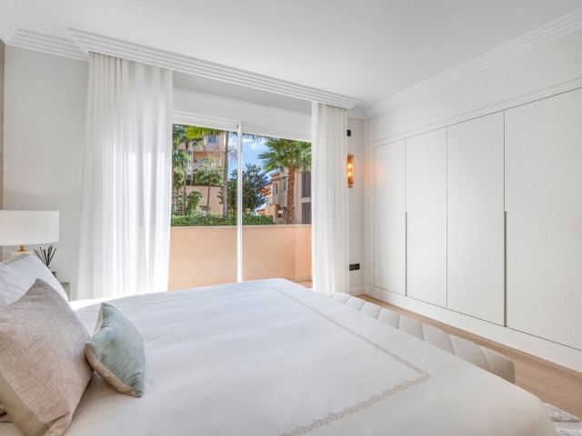 4 Bedrooms Apartment in Nueva Andalucía