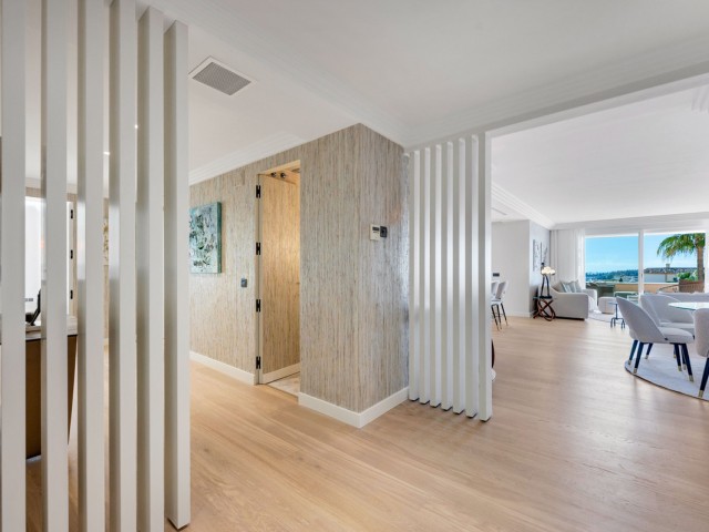 4 Bedrooms Apartment in Nueva Andalucía