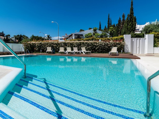 Apartamento con 3 Dormitorios  en Puerto Banús