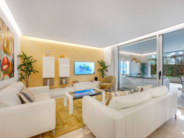 Apartamento con 3 Dormitorios  en Puerto Banús