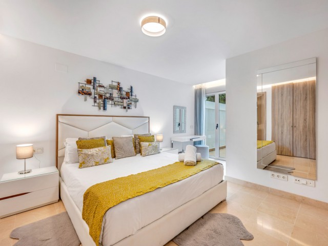 Apartamento con 3 Dormitorios  en Puerto Banús