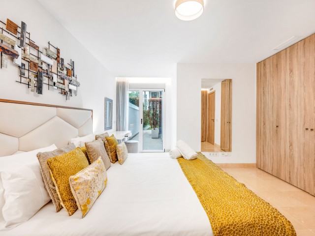 Apartamento con 3 Dormitorios  en Puerto Banús