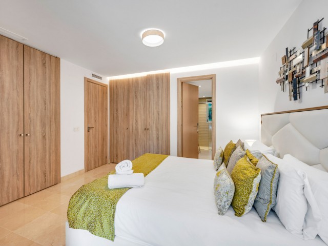 Apartamento con 3 Dormitorios  en Puerto Banús