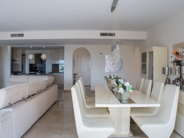 Penthouse avec 3 Chambres  à La Duquesa