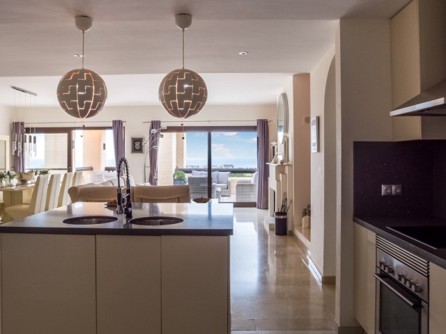 Penthouse avec 3 Chambres  à La Duquesa