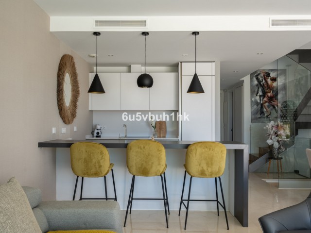 Adosado con 4 Dormitorios  en La Cala de Mijas