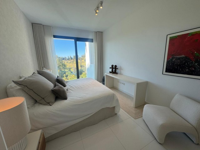 2 Bedrooms Apartment in Benahavís