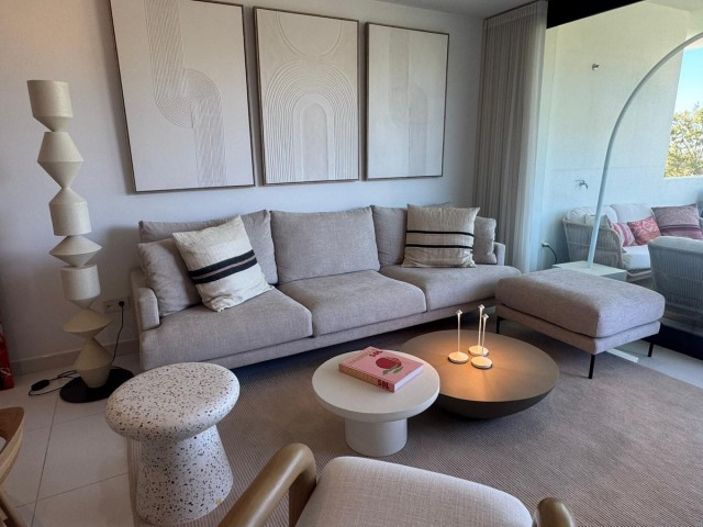 2 Bedrooms Apartment in Benahavís