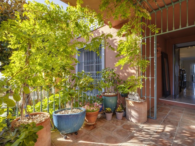 Apartamento con 2 Dormitorios  en Monte Halcones