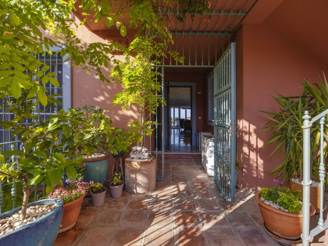 Apartamento con 2 Dormitorios  en Monte Halcones