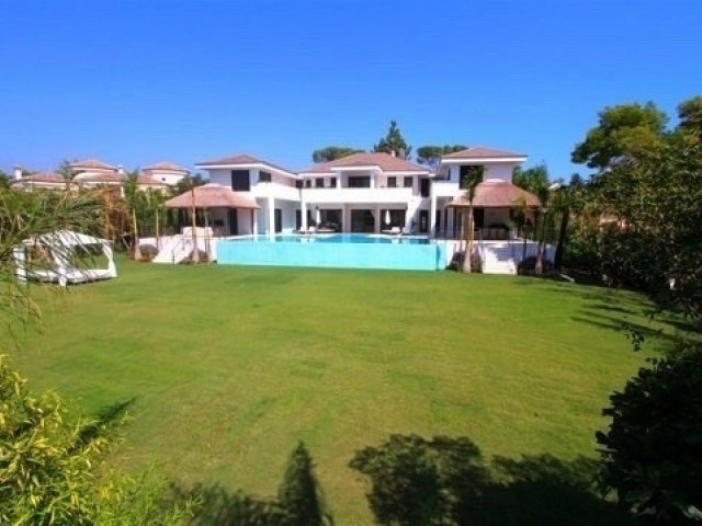 6 Slaapkamer Villa in Guadalmina Baja