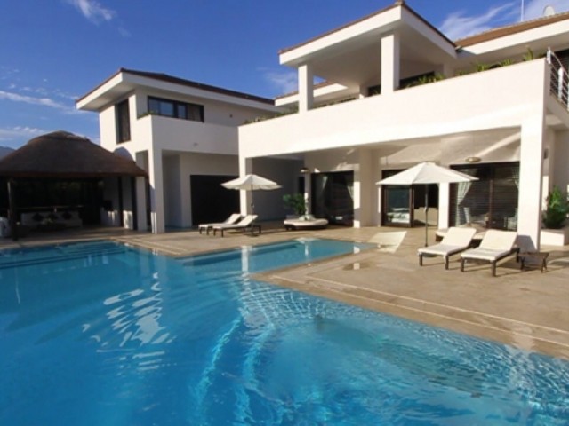6 Slaapkamer Villa in Guadalmina Baja