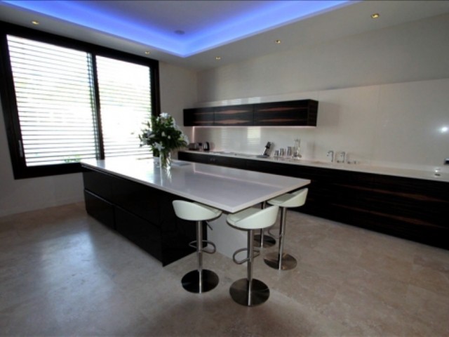 6 Slaapkamer Villa in Guadalmina Baja