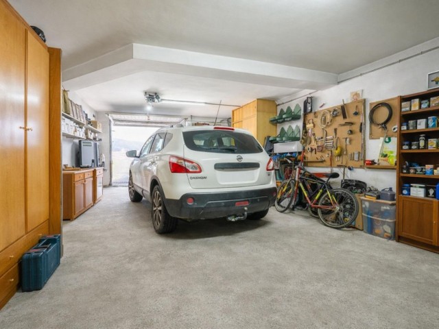 4 Bedrooms Villa in Estepona