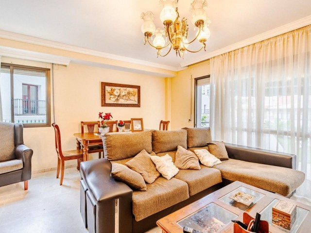 4 Bedrooms Villa in Estepona