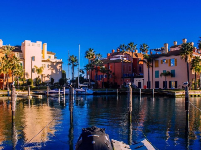 4 Bedrooms Apartment in Sotogrande