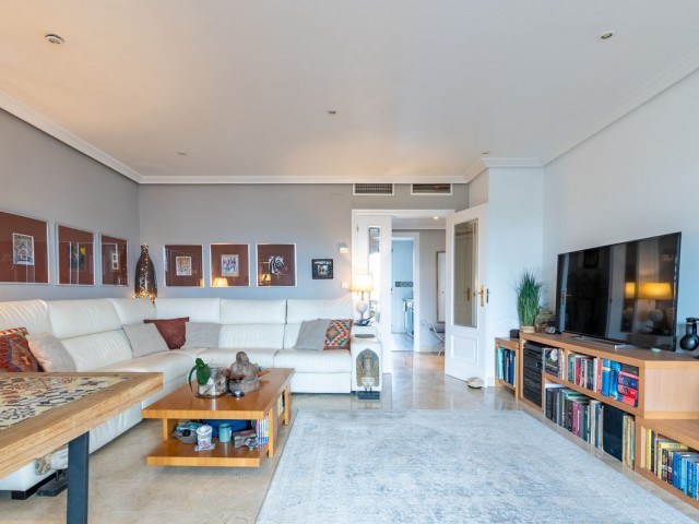 3 Bedrooms Apartment in Estepona