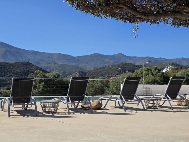 4 Soveroms Villa i Estepona