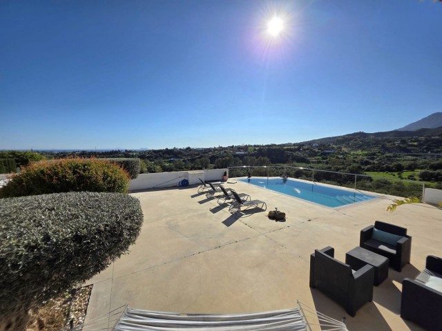 4 Soveroms Villa i Estepona