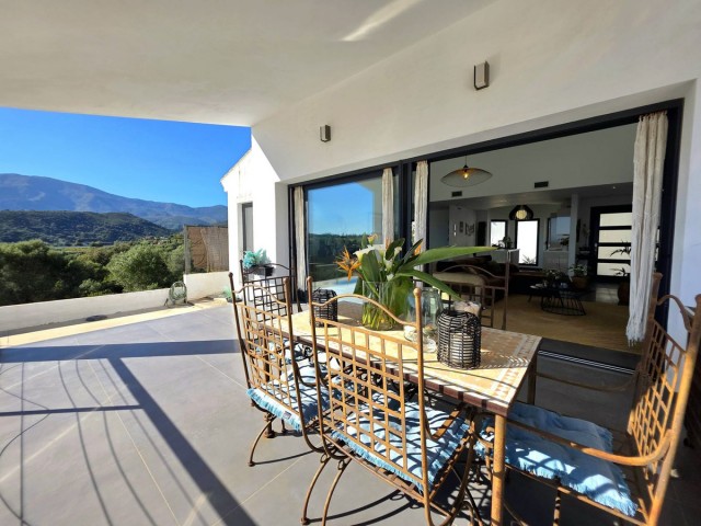 4 Soveroms Villa i Estepona