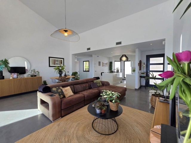 4 Soveroms Villa i Estepona