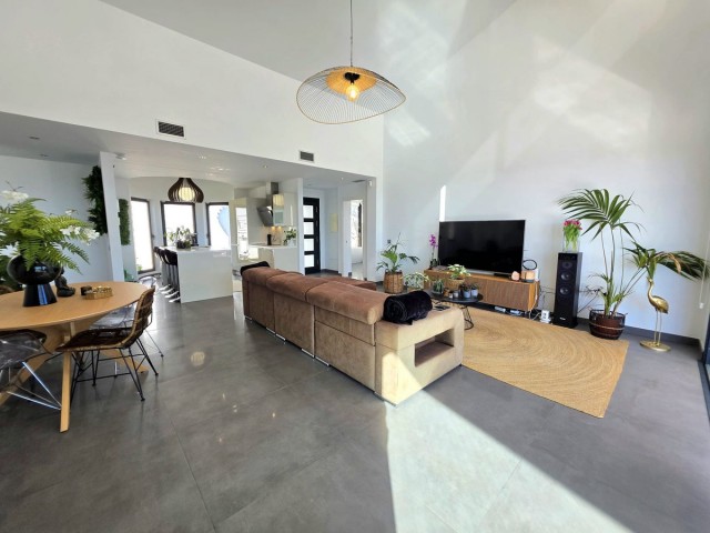 4 Soveroms Villa i Estepona