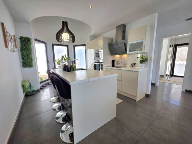 4 Soveroms Villa i Estepona