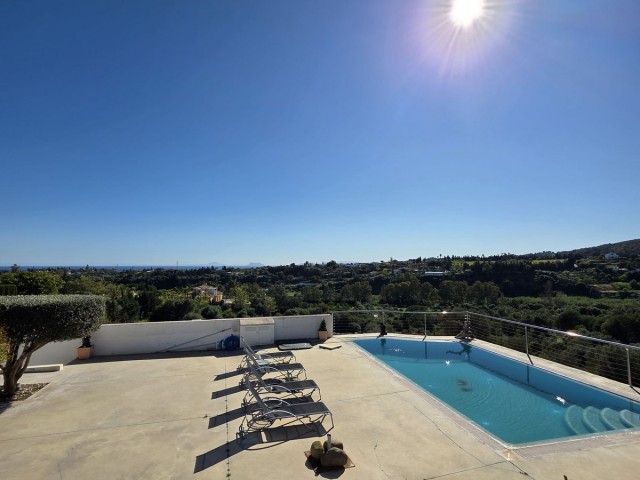 4 Soveroms Villa i Estepona