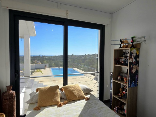 4 Soveroms Villa i Estepona