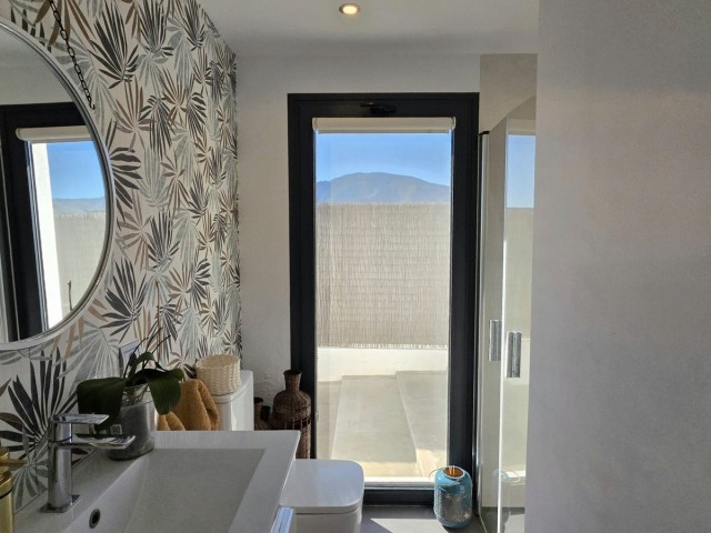 4 Soveroms Villa i Estepona