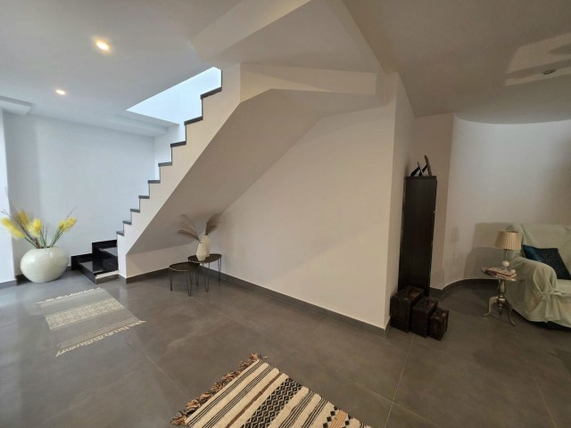 4 Soveroms Villa i Estepona