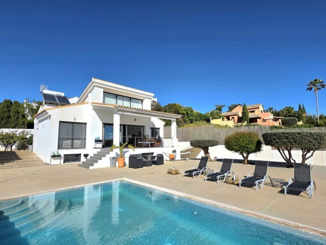 4 Sovrums Villa i Estepona