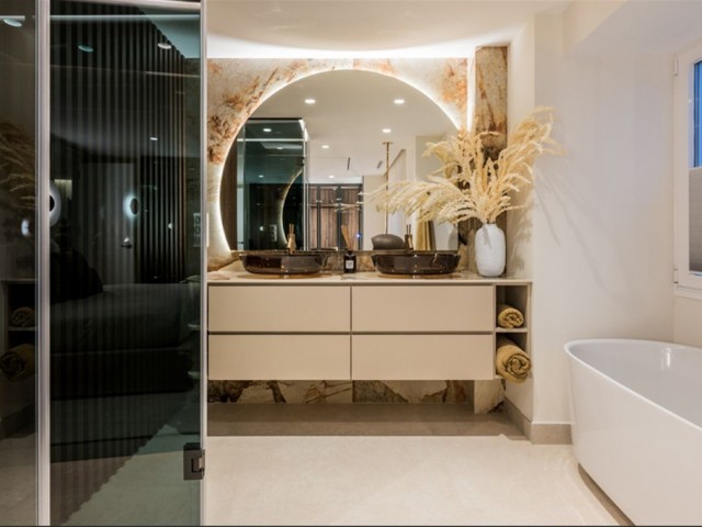 Apartamento con 3 Dormitorios  en Los Monteros