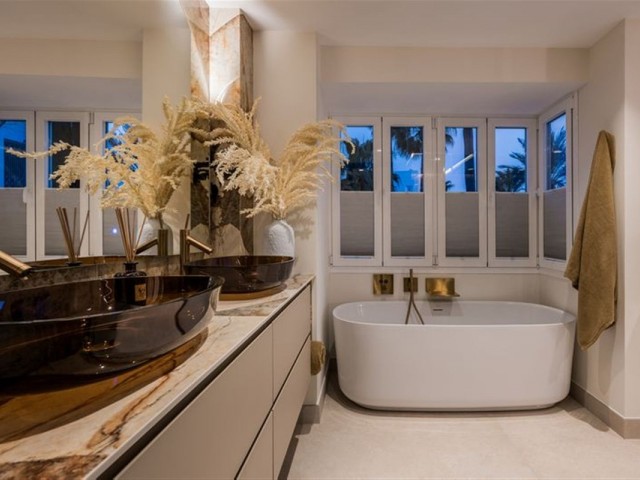 Apartamento con 3 Dormitorios  en Los Monteros