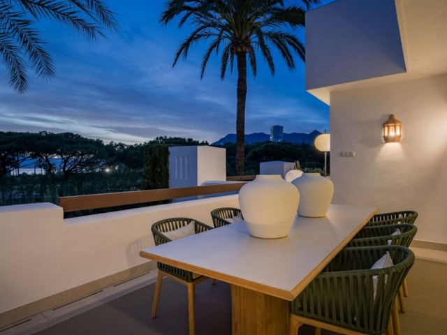 Apartamento con 3 Dormitorios  en Los Monteros