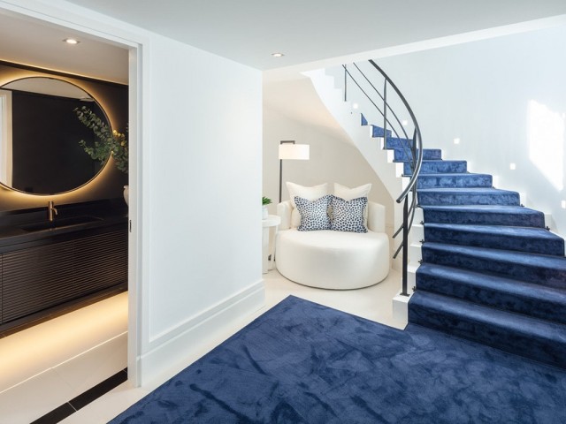 5 Bedrooms Villa in Marbella