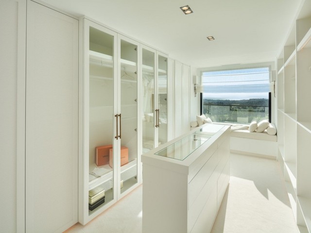 5 Bedrooms Villa in Marbella