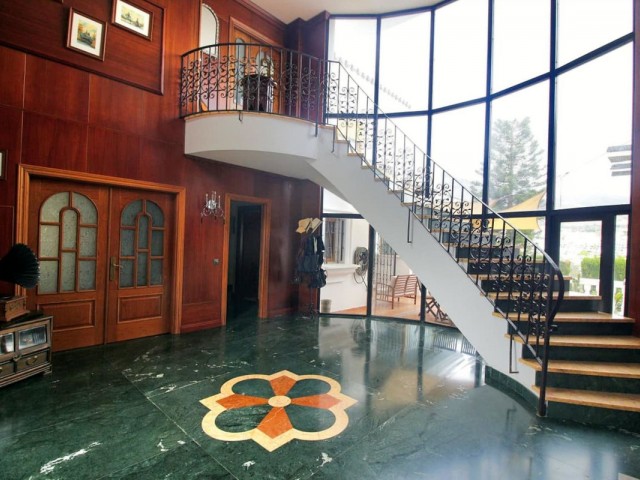 6 Sovrums Villa i Benalmadena