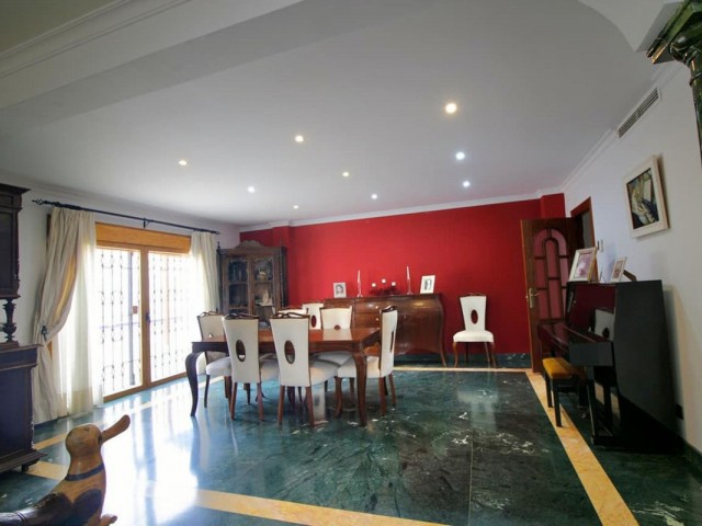 6 Bedrooms Villa in Benalmadena