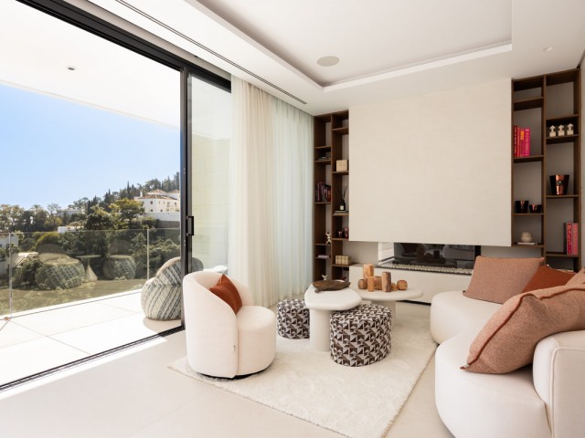 Villa con 7 Dormitorios  en El Madroñal